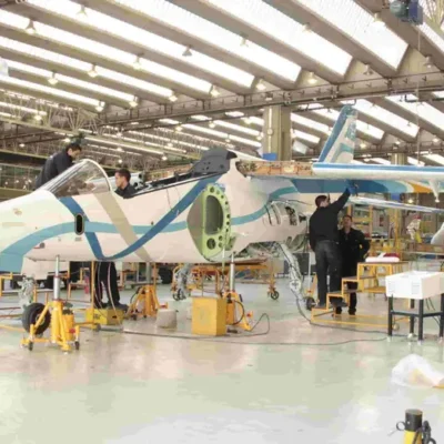 Tras el paso de Presti, trabajadores de FAdeA reclaman paritarias: «Los compañeros hacen changas para llegar a fin de mes, y ahora tenemos que hacer un avión en tiempo récord»