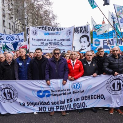 Las CTA, la CGT y los movimientos sociales se movilizaron en apoyo a los jubilados