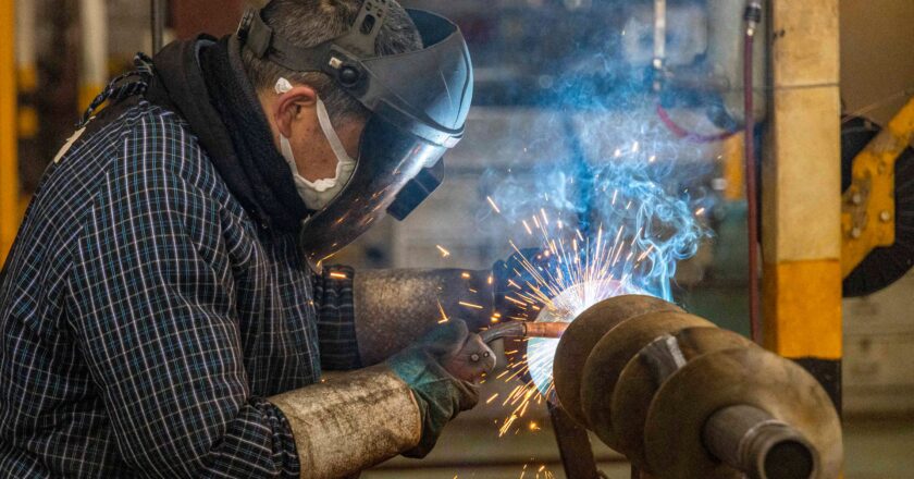 La industria cordobesa sufre el modelo libertario y la metalurgia de la provincia destruye 150 empleos por mes desde que asumió Milei