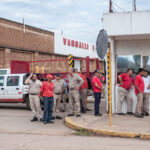 Con un pago de $100 mil y una promesa a futuro, trabajadores de Vassalli aceptaron terminar una cosechadora para que la fábrica tenga ingresos