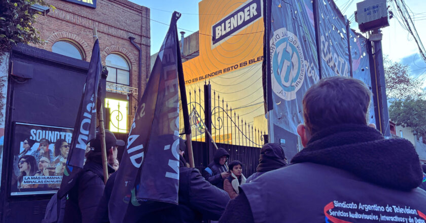 Trabajadores de Televisión movilizaron para reclamar la reincorporación de los despedidos de Blender