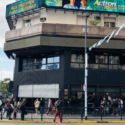 Por la caída del consumo, el hijo de Patricia Bullrich empiezan a cerrar locales de Tostado