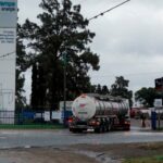 Pampa Energía alegó una «drástica» caída de la demanda por el cierre de Fate, pero aceptó una conciliación en el conflicto por los despidos en Puerto General San Martín