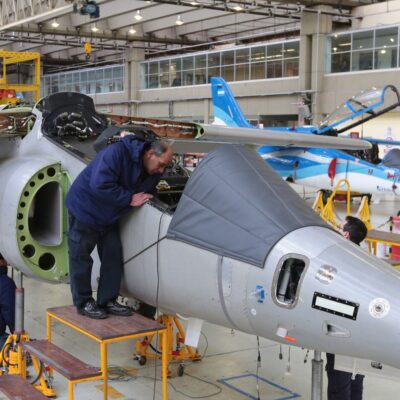 Advierten que por el ajuste libertario en la Fábrica Argentina de Aviones, ya están en riesgo cuatro de sus proyectos aeronáuticos «estratégicos»