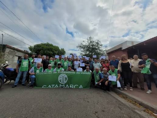 El Gobierno de Catamarca otorgará un bono de 100.000 pesos a estatales provinciales y municipales