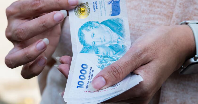Según el Indec, los salarios subieron 2,2% en mayo y le volvieron a ganar a la inflación