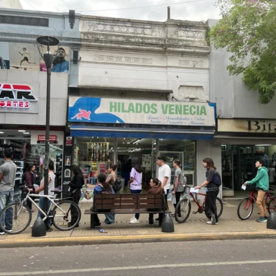 La crisis del mercado laboral hizo el efecto esperado y el salario pretendido perdió contra la inflación en el primer semestre