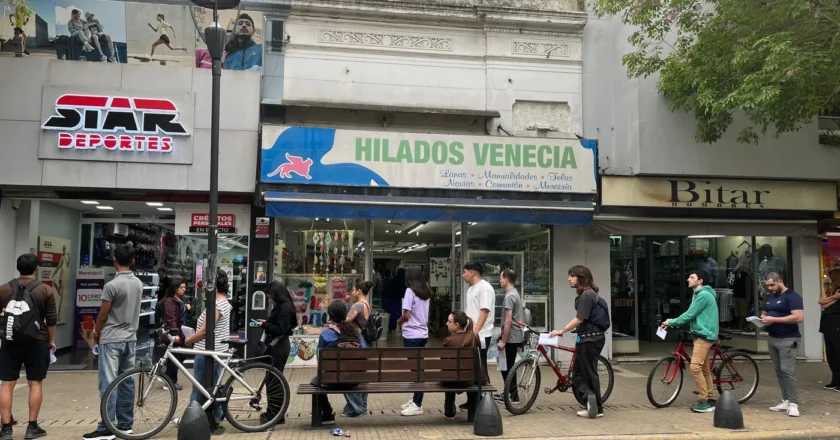 La crisis del mercado laboral hizo el efecto esperado y el salario pretendido perdió contra la inflación en el primer semestre