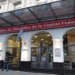 La Justicia reconoció el amparo colectivo del Colegio Público de Abogados de Capital Federal contra la reforma laboral pero rechazó acumular la causa con la CGT