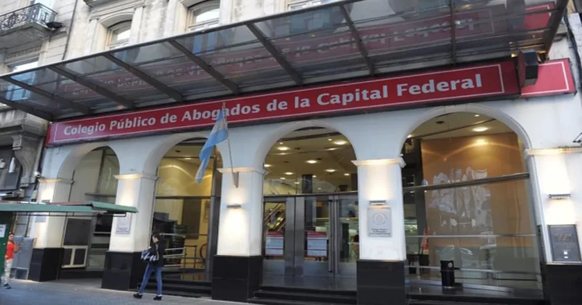 La Justicia reconoció el amparo colectivo del Colegio Público de Abogados de Capital Federal contra la reforma laboral pero rechazó acumular la causa con la CGT