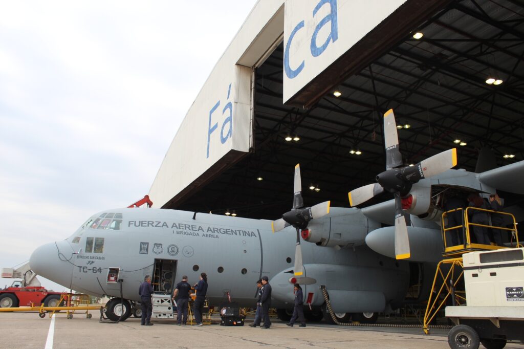 Advierten que por el ajuste libertario en la Fábrica Argentina de Aviones, ya están en riesgo cuatro de sus proyectos aeronáuticos "estratégicos"