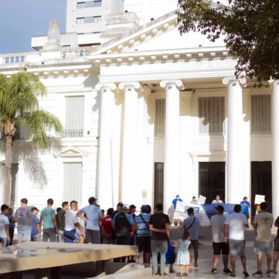 La avícola ex Avex de Río Cuarto otorga vacaciones forzadas a sus 350 trabajadores y apenas pagó el 10% del salario
