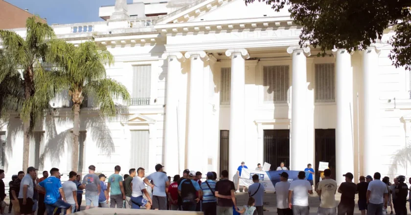 La avícola ex Avex de Río Cuarto otorga vacaciones forzadas a sus 350 trabajadores y apenas pagó el 10% del salario