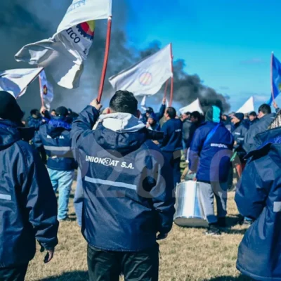 Presión en Gualeguaychú: sin acuerdo para los 100 despedidos de Unión Bat mientras que Laboratorios Pyam ratificó sus 11 despidos