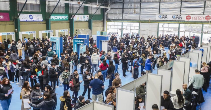 Signo de crisis: la Ciudad promocionó puestos de trabajo en una Expo Empleo y se anotaron 10 mil personas
