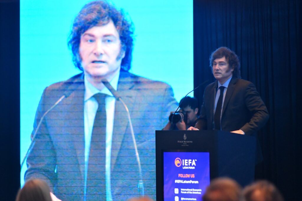Piden la renuncia del presidente del CONICET tras no reconocer la "fuga de cerebros" en el sector científico a pesar de los 6.400 despidos