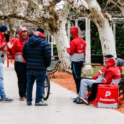 Una sentencia clave: la justicia de San Juan reconoció el vínculo laboral entre Pedidos Ya y un repartidor y ordenó indemnizarlo