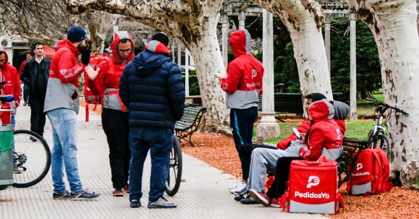 Una sentencia clave: la justicia de San Juan reconoció el vínculo laboral entre Pedidos Ya y un repartidor y ordenó indemnizarlo
