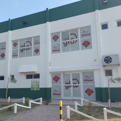 Granja Tres Arroyos profundiza su crisis: extiende cierre de plantas y busca reestructurar una deuda de USD 350 millones