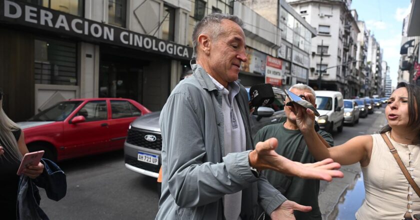Para Sola, el plan económico «deja afuera» a los trabajadores y el endeudamiento familiar «ya es una pandemia»