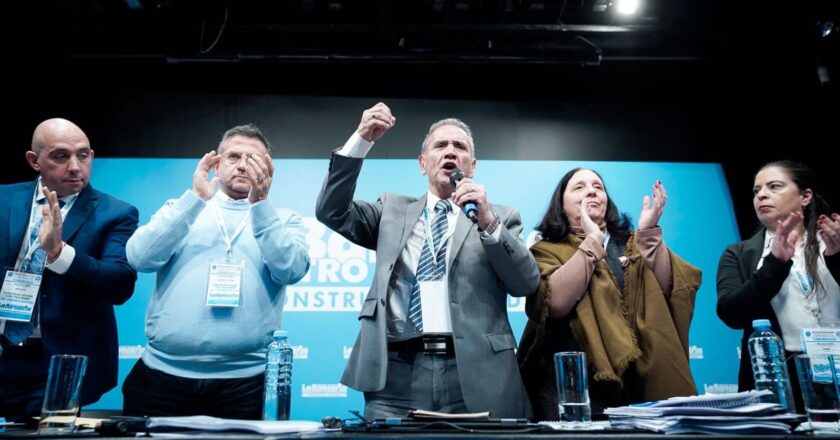 Bancarios volvieron a activar la cláusula gatillo y el sueldo inicial del sector ya supera los $ 2.5 millones