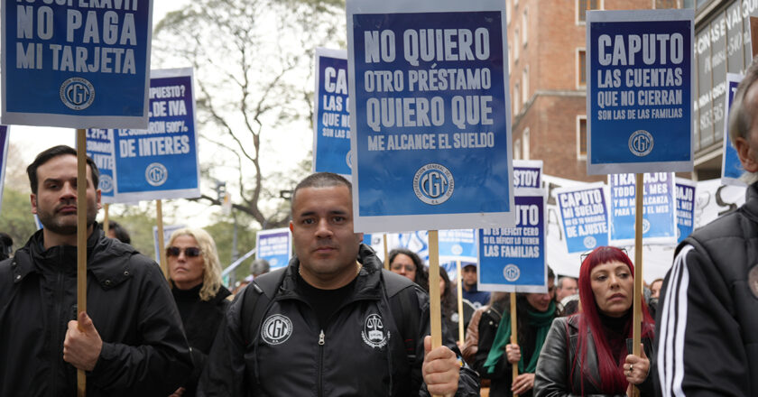 Regulación de tasas, auxilio a Pymes y programa de refinanciación: los reclamos concretos de la CGT a Luis Caputo por los niveles de endeudamiento familiar