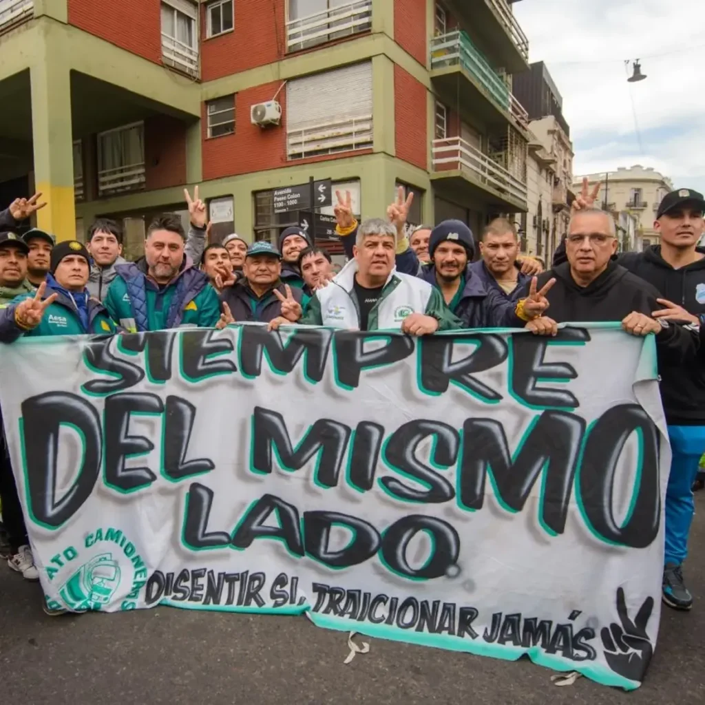 Pablo Moyano pidió una "reacción más fuerte en las calle" y a los dirigentes del peronismo "dejar de lado las diferencias para sacar a estos tipos"