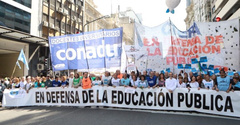 A las apuradas, el Gobierno convocó a paritarias a los gremios universitarios pero no logró frenar el paro del 12 de agosto