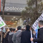 «Chau casa propia»: Cerró sede histórica del Banco Hipotecario en Tucumán y Cisneros anunció un paro por tiempo indeterminado