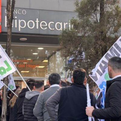 «Chau casa propia»: Cerró sede histórica del Banco Hipotecario en Tucumán y Cisneros anunció un paro por tiempo indeterminado