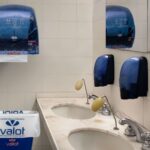 Valot, histórica fábrica de productos de limpieza, despidió a más de 20 operarios y pagaría el 50% de la indemnización: «Mi bronca es con el proyecto de país que destruye a la industria»