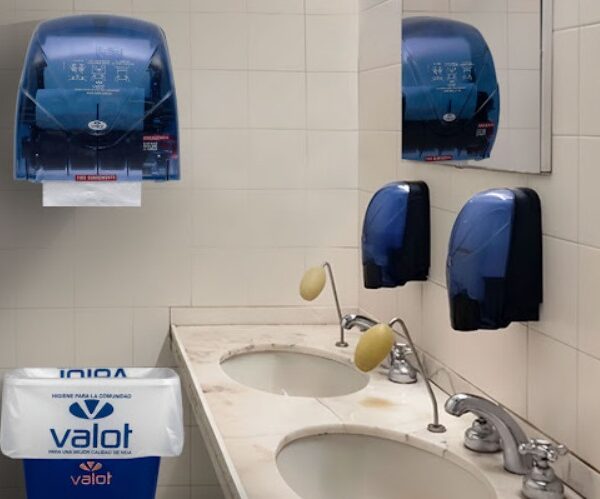 Valot, histórica fábrica de productos de limpieza, despidió a más de 20 operarios y pagaría el 50% de la indemnización: «Mi bronca es con el proyecto de país que destruye a la industria»