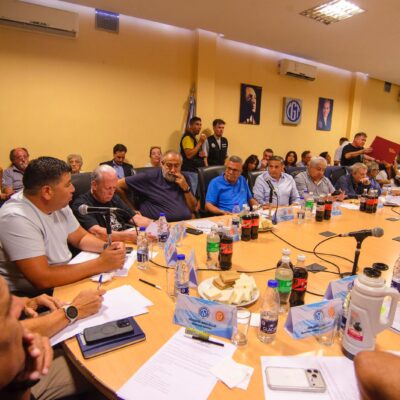 Las centrales sindicales se retiraron del Consejo del Salario y crece la tensión con la gestión libertaria: «No lo vamos a convalidar»