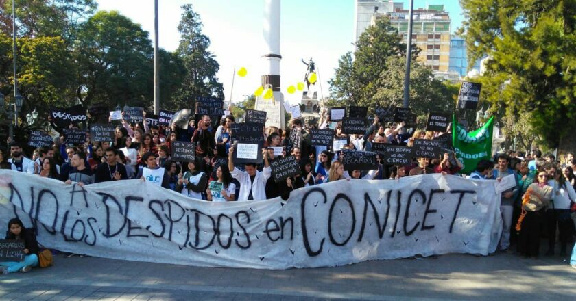 El sector científico convocó a movilizarse junto a las universidades contra el ajuste de Javier Milei