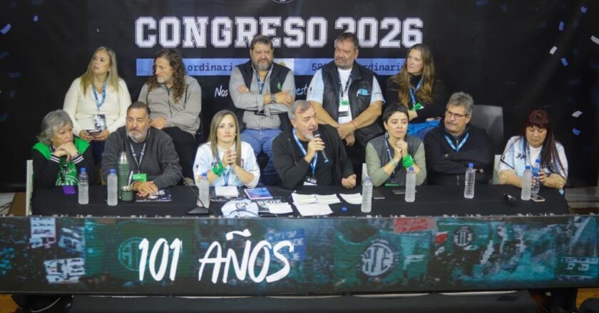 El Gobierno convocó a paritarias de estatales mañana a las 14: ATE exige suma fija de $400.000 y negociaciones sin techo