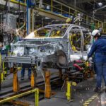 Otro desplome de dos dígitos en la producción automotriz enciende las alarmas por los miles de empleos en la industria
