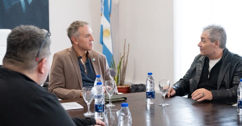 Tras la recomendación de la OIT, los remiseros se reunieron con Sola para avanzar en la formalización de las apps: «Tienen que contratar los autos y poner a la gente bajo convenio»
