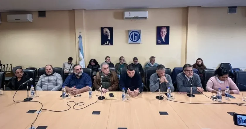 «Un pueblo endeudado es un problema político»: la CGT, las CTA y la UTEP marchan mañana al Ministerio de Economía para reclamar por la crisis de morosidad