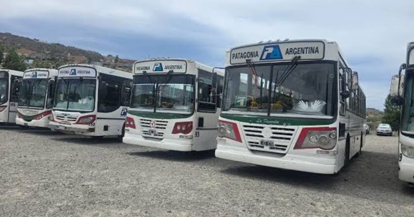 Choferes de la empresa de colectivos Patagonia Argentina reclamaron por salarios en Comodoro Rivadavia: «Hay compañeros que no tienen para comer»
