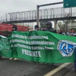 Continúa el conflicto en Cresta Roja: suspensión de personal extendida hasta septiembre y movilización al Juzgado 18