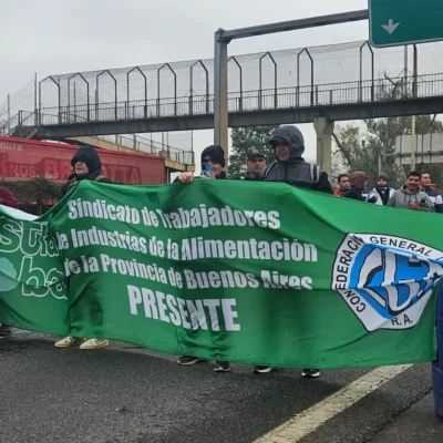 Continúa el conflicto en Cresta Roja: suspensión de personal extendida hasta septiembre y movilización al Juzgado 18