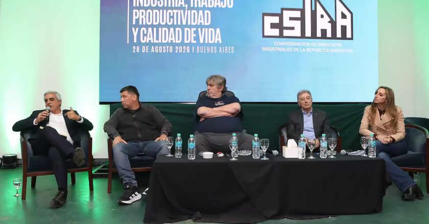 Sindicatos industriales reunieron a más de 600 referentes del sector y advirtieron que sin industria «van a quedar 20 millones de argentinos en la miseria o en el pluriempleo»