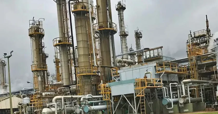Pampa Energía consumó el cierre de la única planta productora de caucho sintético del país: «Casi 100 compañeros tuvieron que agarrar el acuerdo»