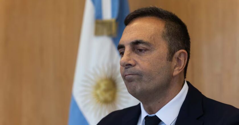 Cordero reapareció para decir que «hay creación de empleo» pero los informes que publica su propia cartera lo desmienten