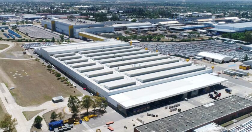 Stellantis achica su producción de pickups en Córdoba por la caída en la demanda local y regional