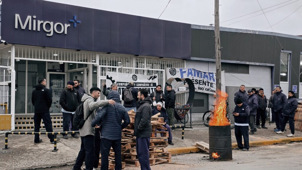 Alarma en la UOM porque la empresa de Caputo quiere dejar a 300 operarios en la calle sin nada: "Mirgor plantea el despido con causa y el no pago de ningún tipo de indemnización"
