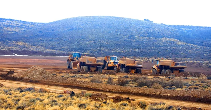 El Gobierno de Río Negro rechazó la propuesta de Patagonia Gold y siguen las suspensiones en el complejo minero Calcatreu
