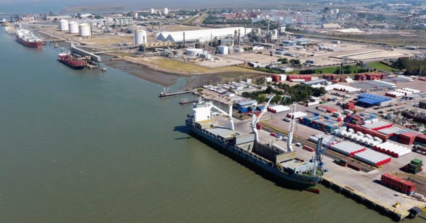 Bahía Blanca: La cámara empresaria denunció a recibidores de granos por romper la conciliación por negarse a trabajar en sus francos, Urgara los acusó a los empresarios de amenazas