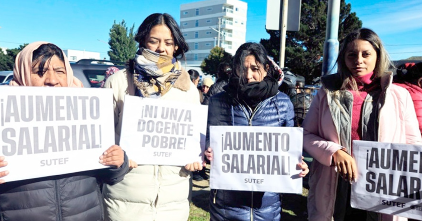 Docentes de Tierra del Fuego llevan nueve días de paro indefinido en reclamo de un Salario Mínimo de $3 millones acorde a la Constitución