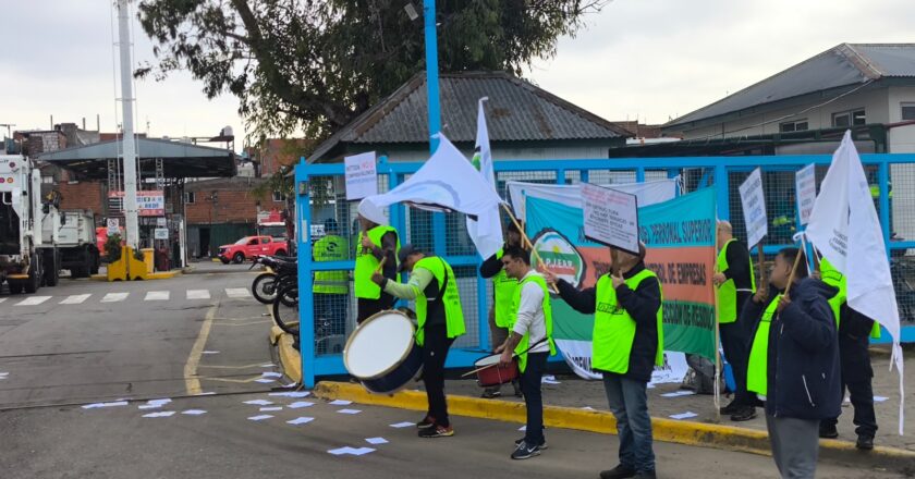 Protesta de los Jerárquicos de la Recolección de Residuos por persecuciones antisindicales en la empresa Nittida